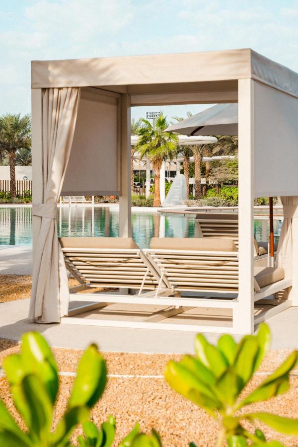 Erth Abu Dhabi Hotel Esterno foto