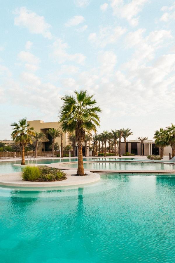 Erth Abu Dhabi Hotel Esterno foto
