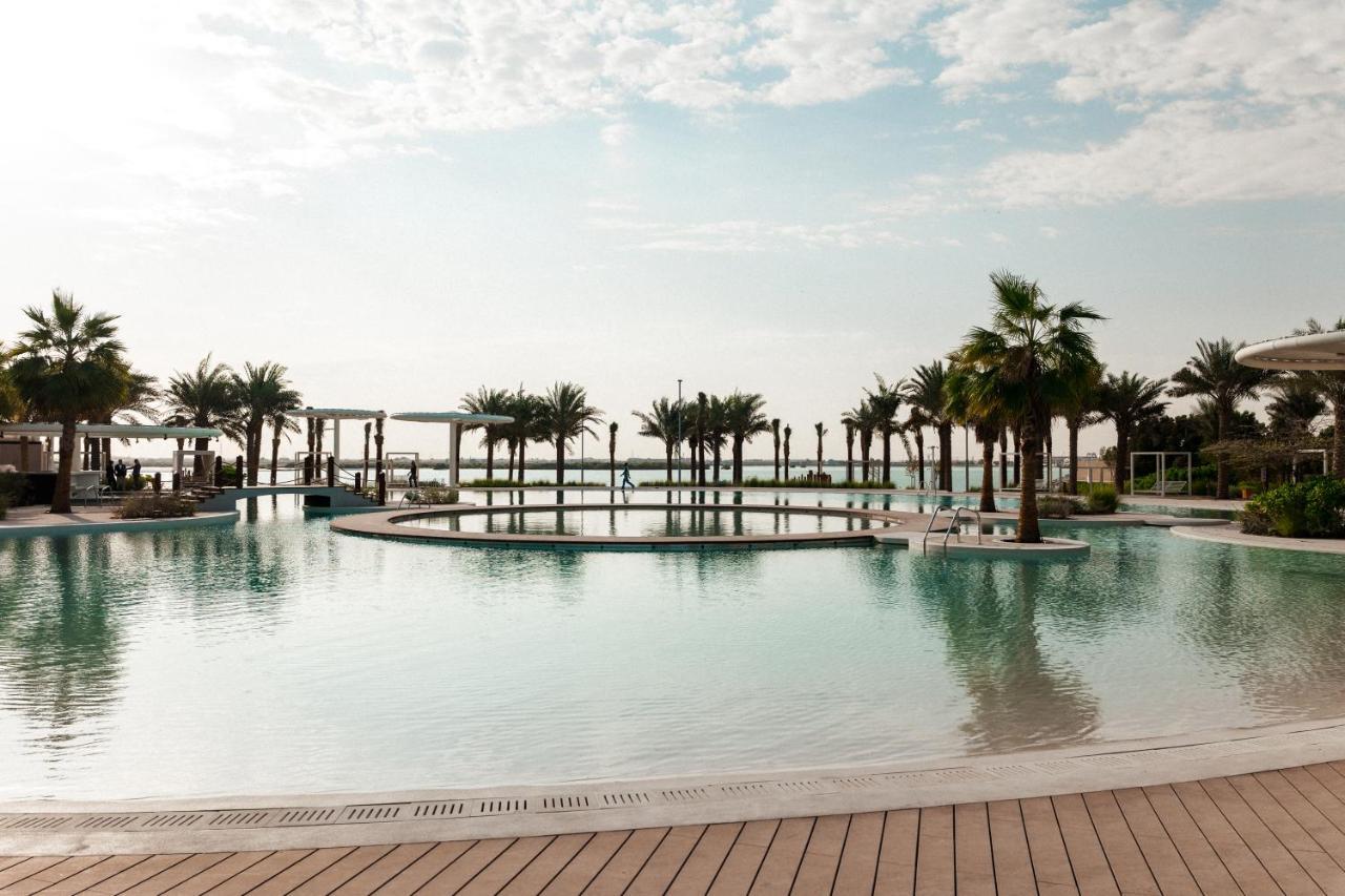 Erth Abu Dhabi Hotel Esterno foto