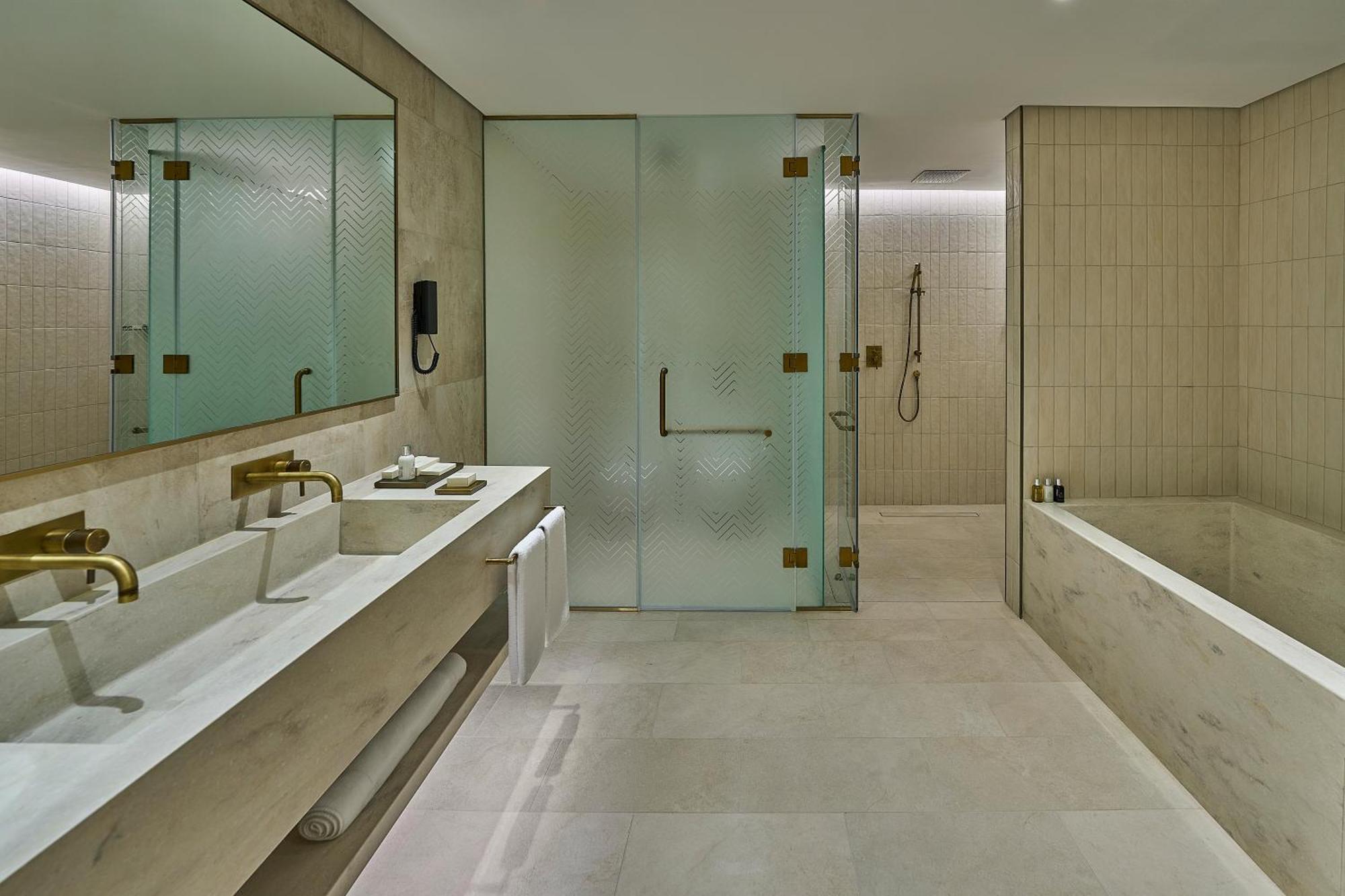 Erth Abu Dhabi Hotel Esterno foto
