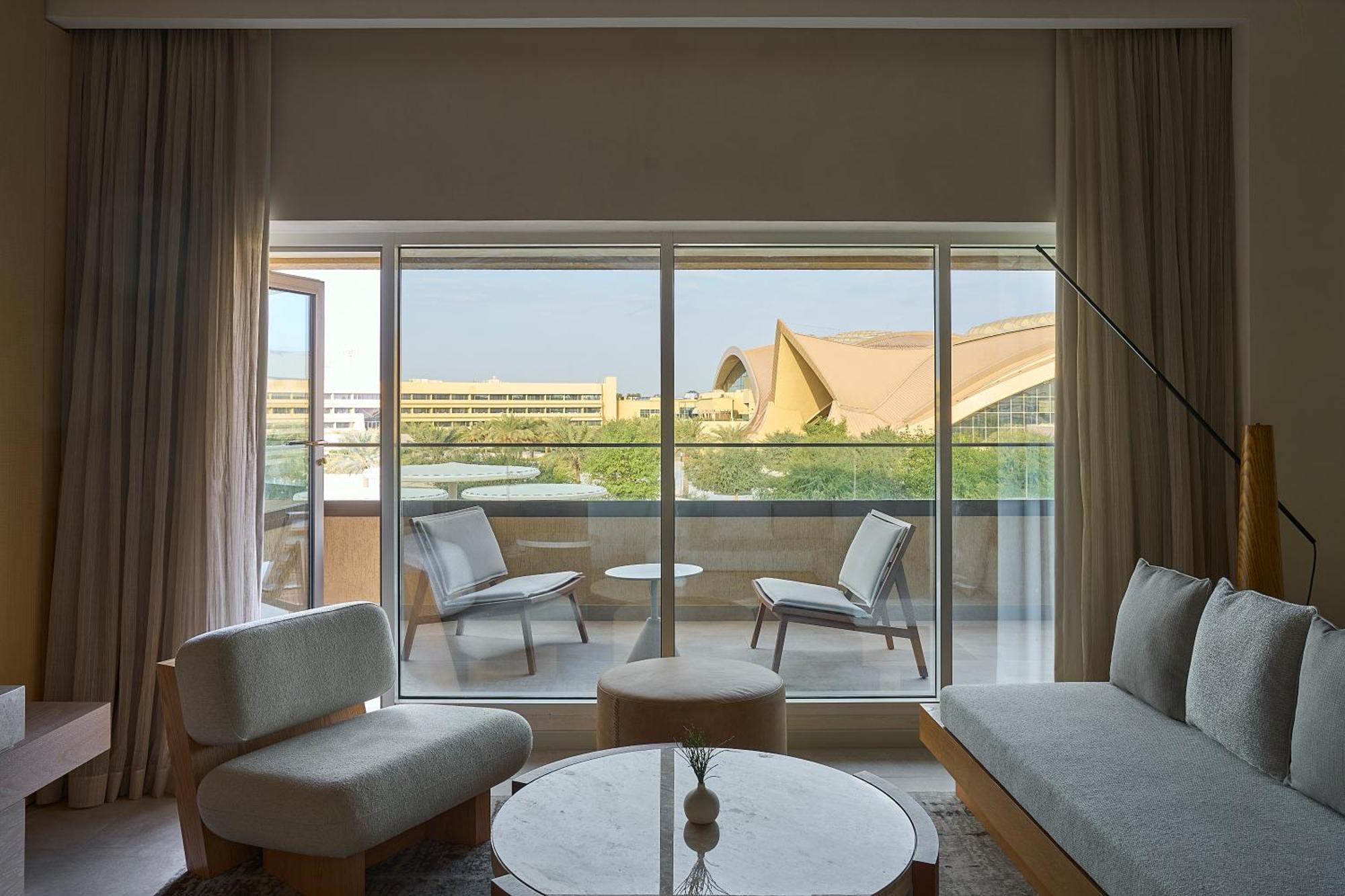 Erth Abu Dhabi Hotel Esterno foto