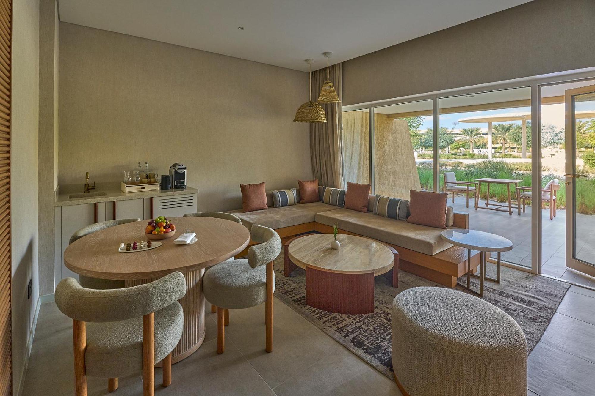 Erth Abu Dhabi Hotel Esterno foto